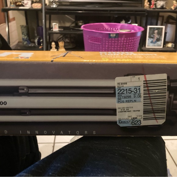 Velbon 5000 Tripod - Picture 2 of 4